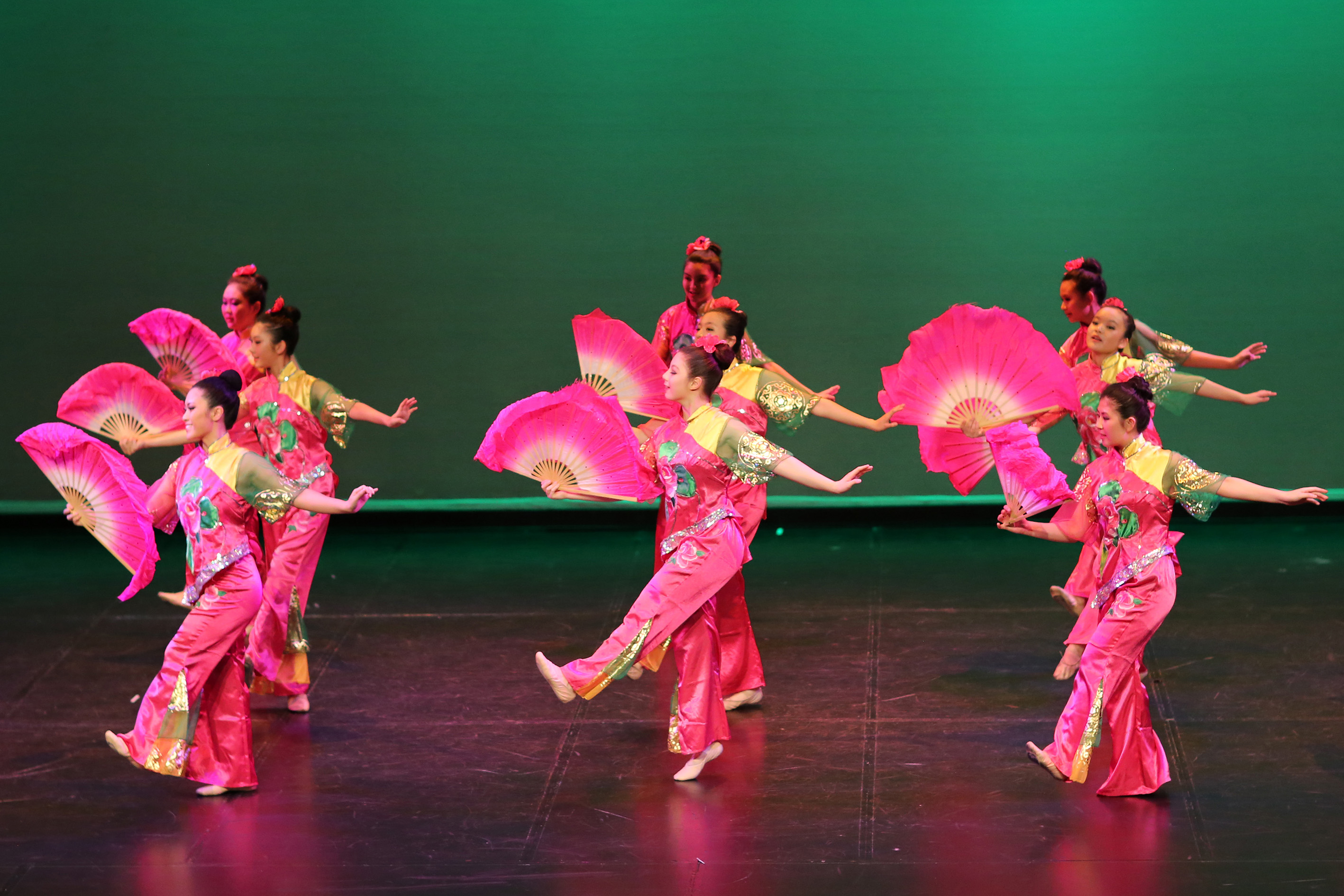 https://www.tool.hostmaterial.com/public/uploads/images/newsimages/maannewsimage23102021_115552_Chinese-Fan-Dance.jpg